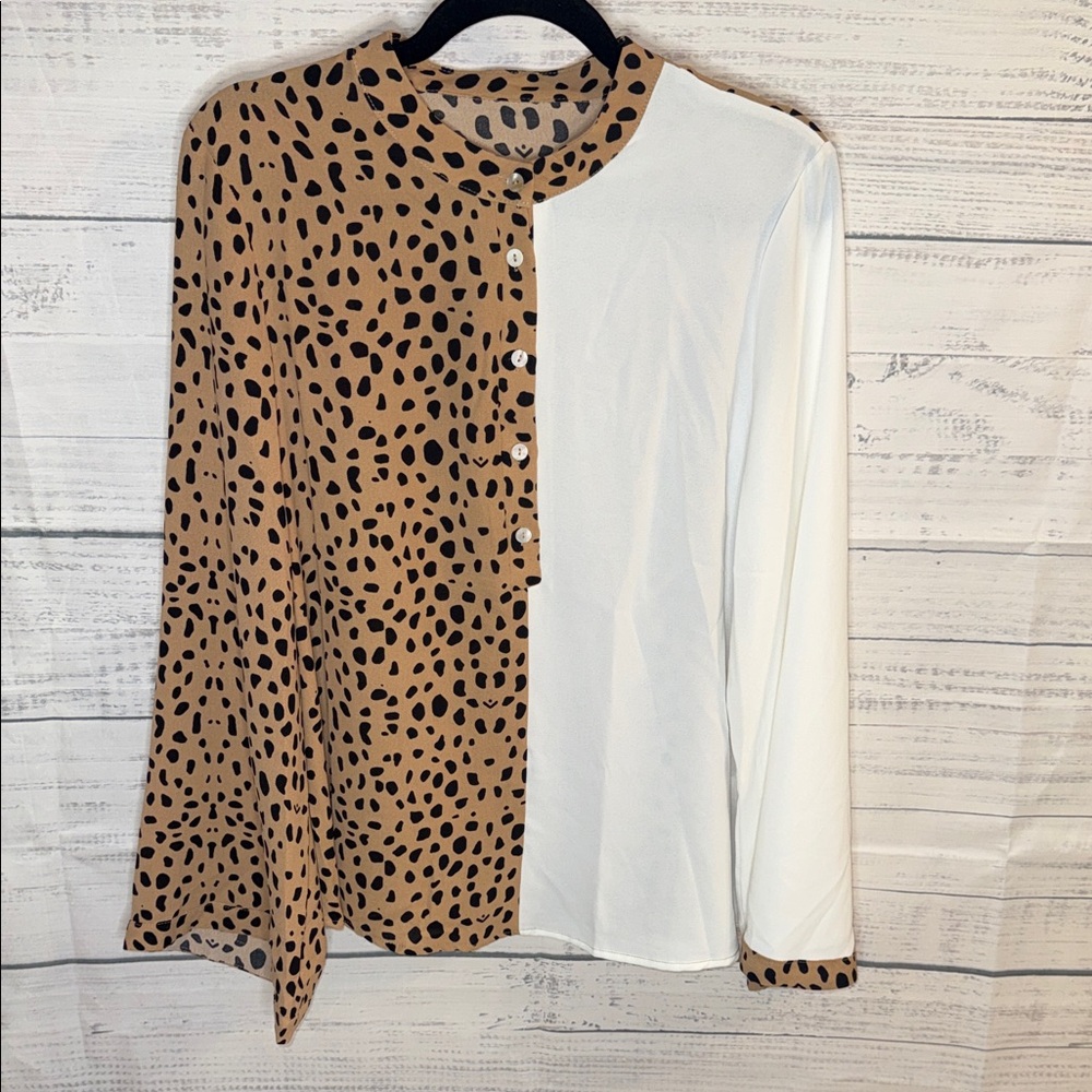 NWOT Two-Tone Animal Print Button Front Top - White and Tan - Picture 3 of 7
